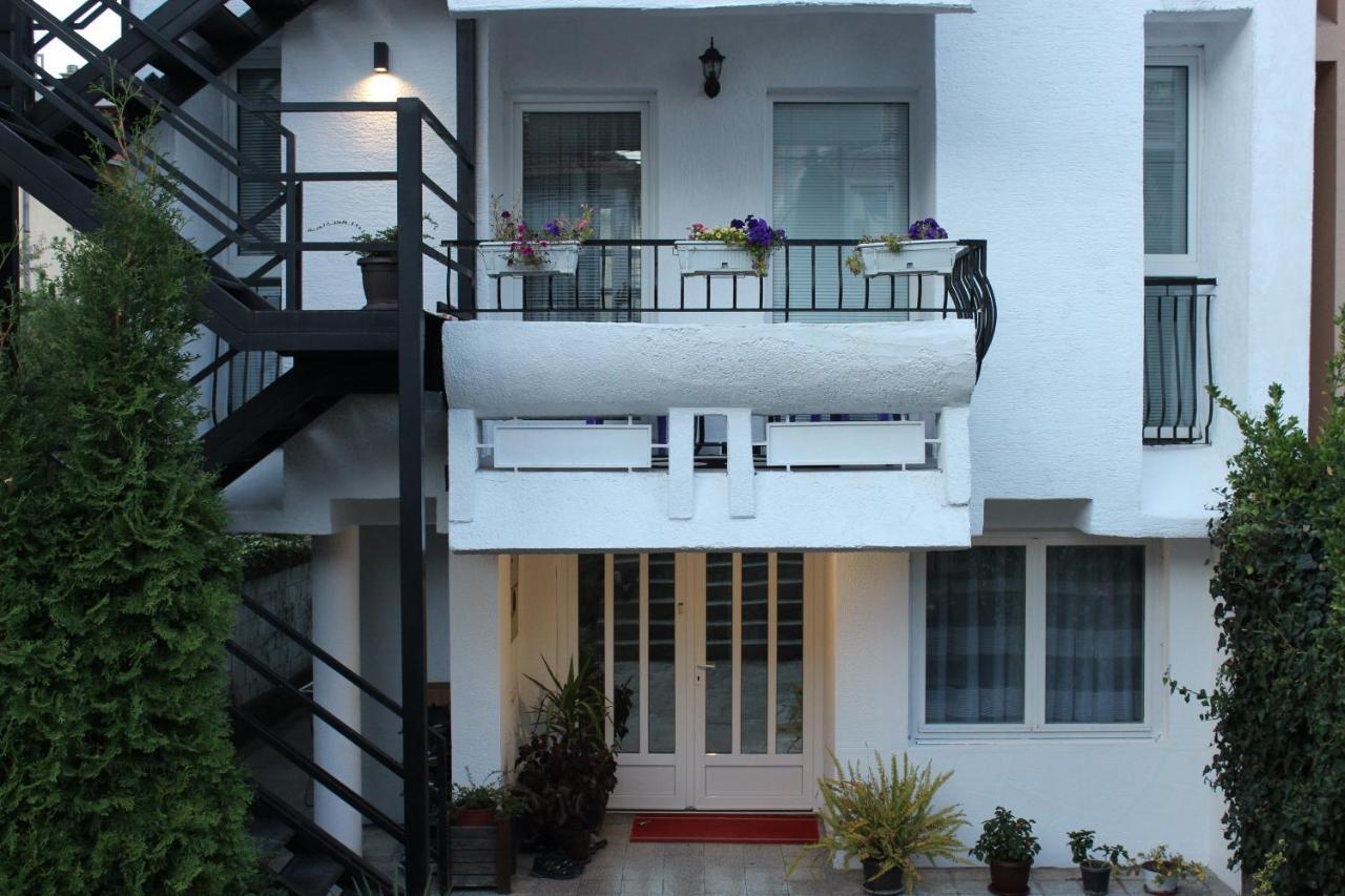 Sky Hostel Peje Exterior photo